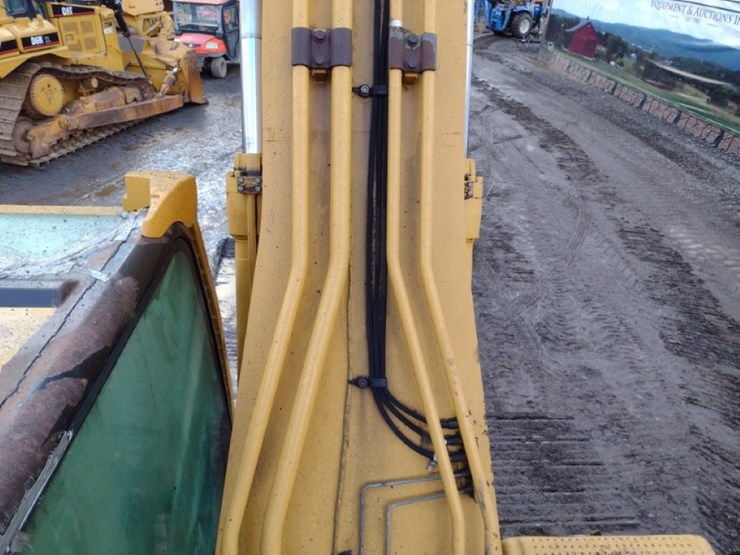 caterpillar-325d-image-46