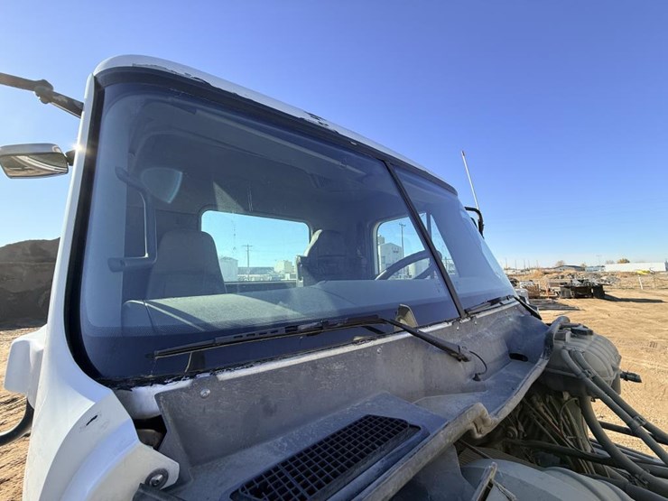 2007-freightliner-columbia-120-image-46