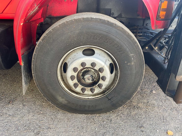 international-4900-image-45