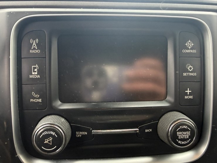 #1830-•-2015-ram-5500-4x4-service-truck-image-34