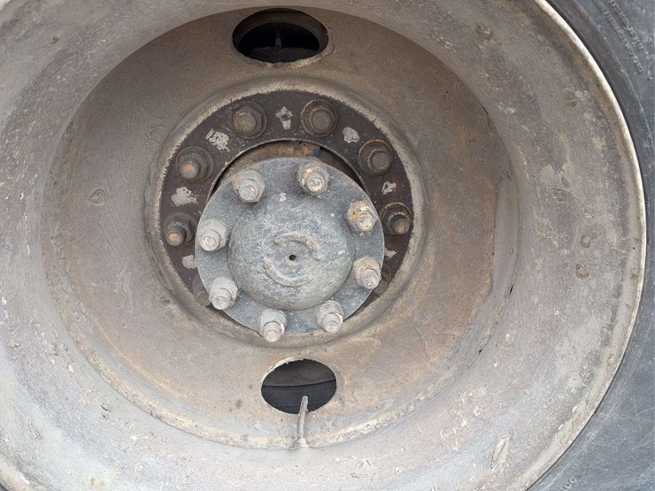 1996-international-5000-image-25