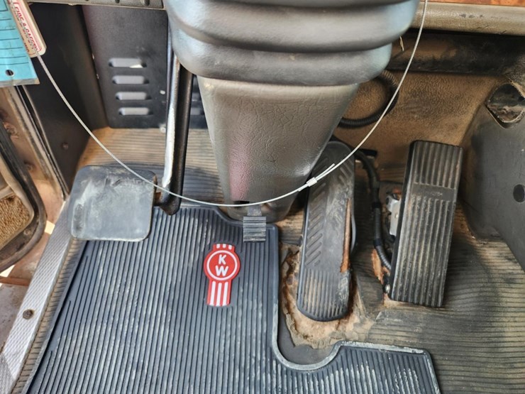 2002-kenworth-t800-image-59