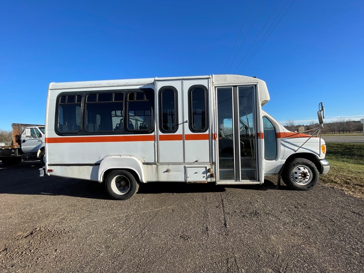 2001-ford-transit-image-4