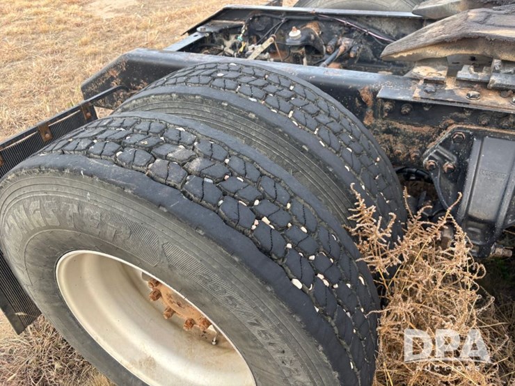 2014-kenworth-t660-image-33