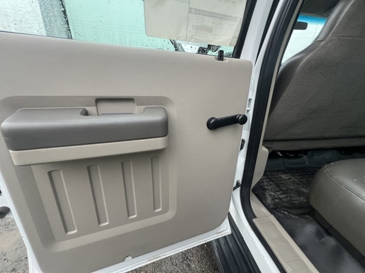 2009-ford-f350-xl-image-25