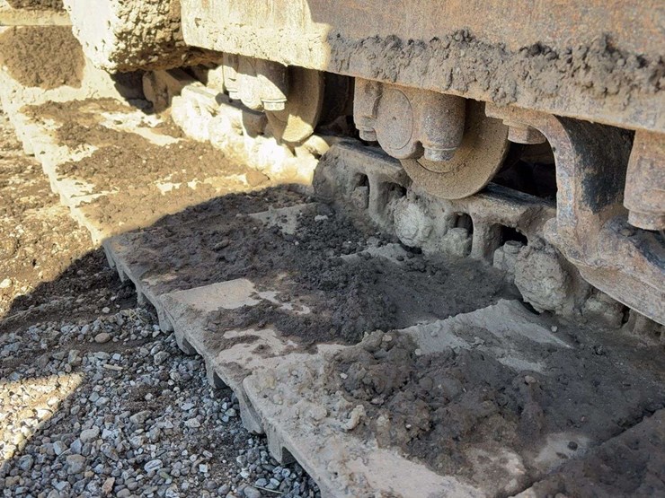 komatsu-pc210-lc-10-image-21