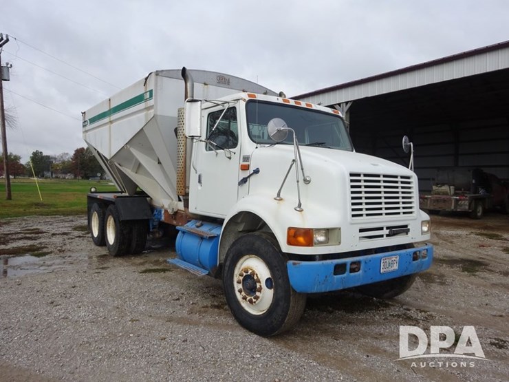 2003-international-8100-image-9