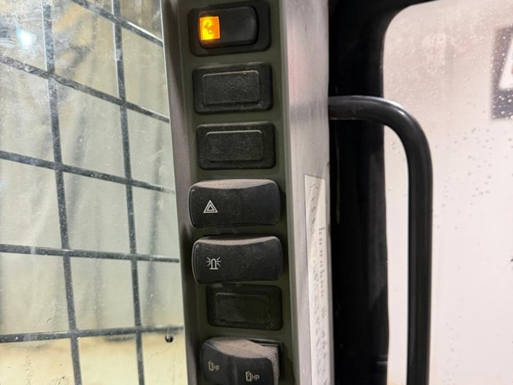 2024-new-holland-c337-image-28