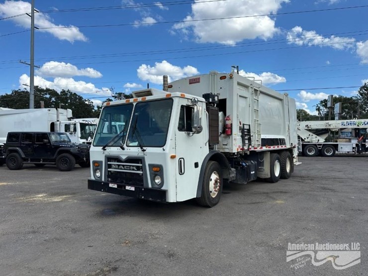 2015-mack-leu613-image-4