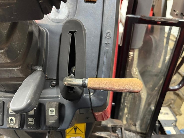 massey-ferguson-4708-image-28