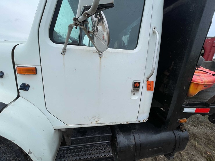 international-4900-image-56