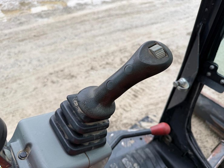 2022-bobcat-e50-image-34