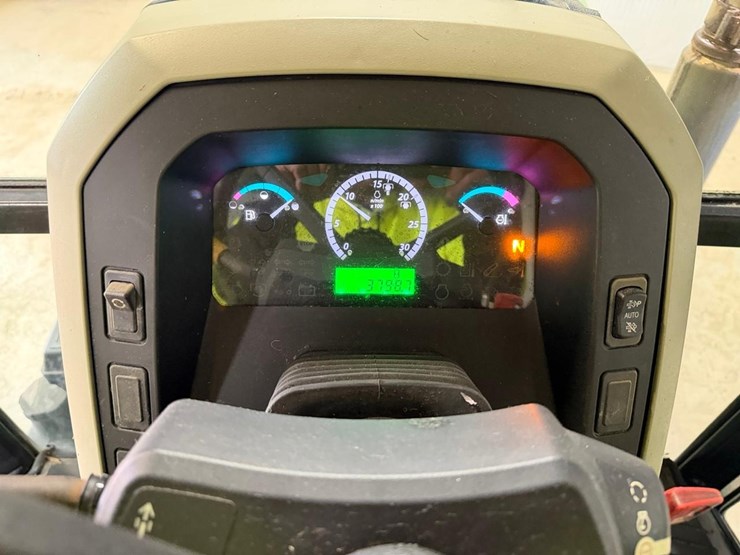 john-deere-5.5-image-19