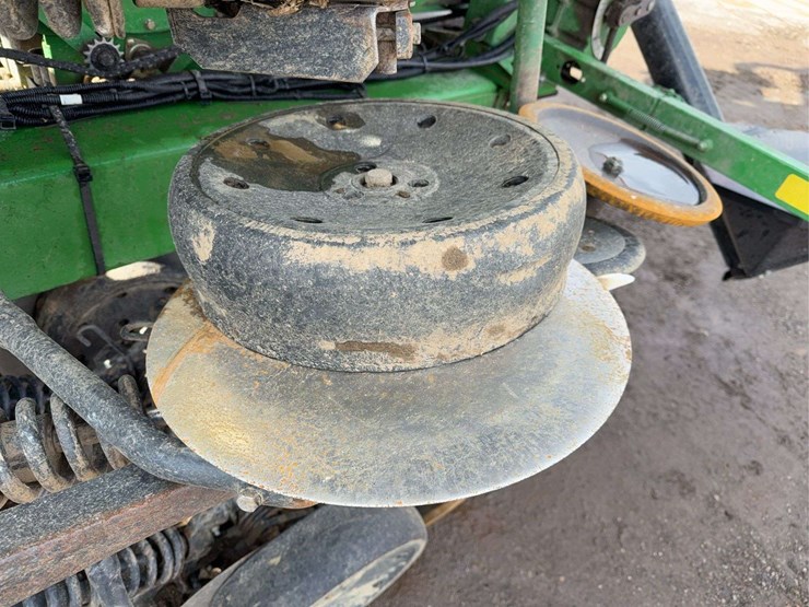 2011-john-deere-1990-image-44
