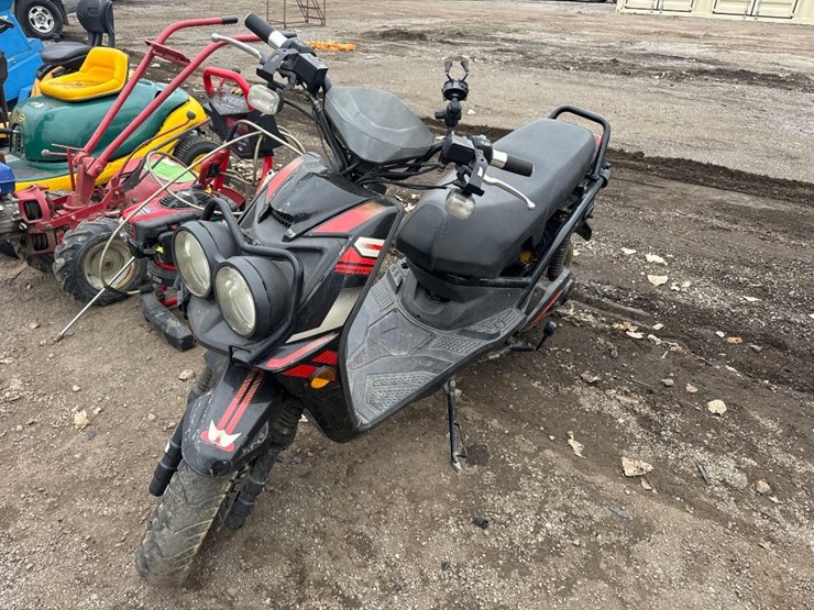 shshang-co-electric-scooter-image-2