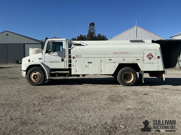 1995-freightliner-fl70-image-8