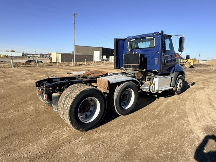 2017-international-prostar-image-16