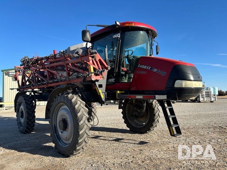 case-ih-patriot-4440-image-80