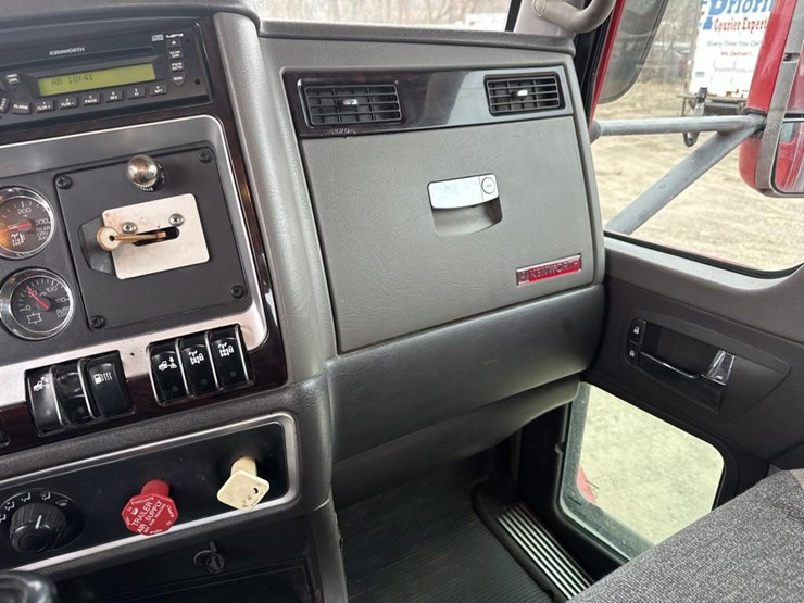 kenworth-t800-image-39