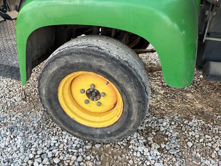 john-deere-gator-image-12