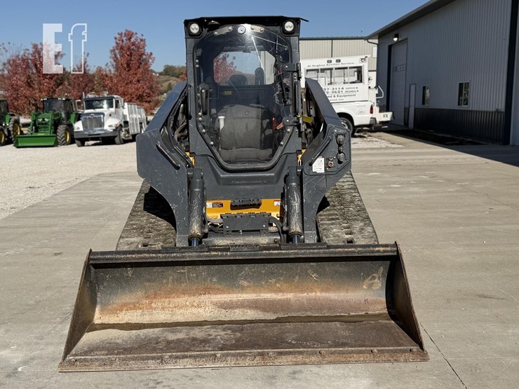 2021-deere-333g-image-20