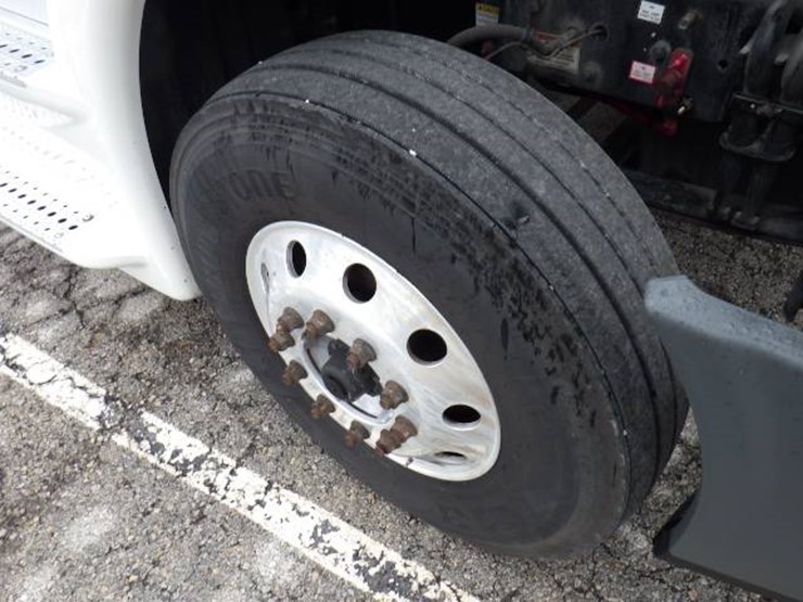 2019-freightliner-cascadia-125-image-28