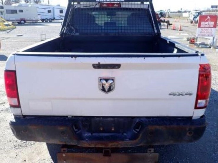 2016-dodge-1500-image-59