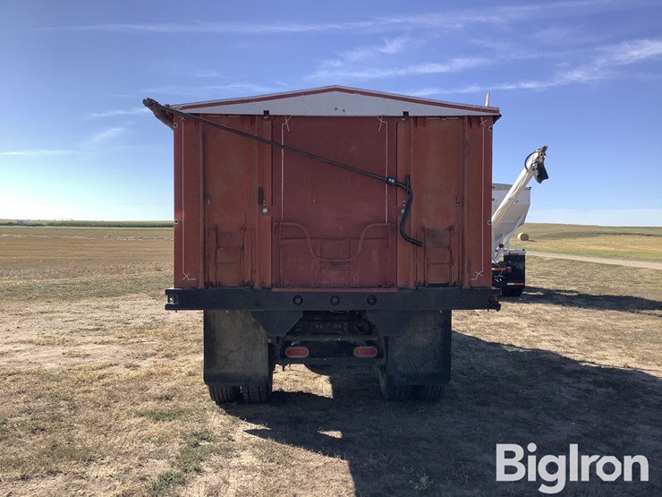 international-4700-image-6