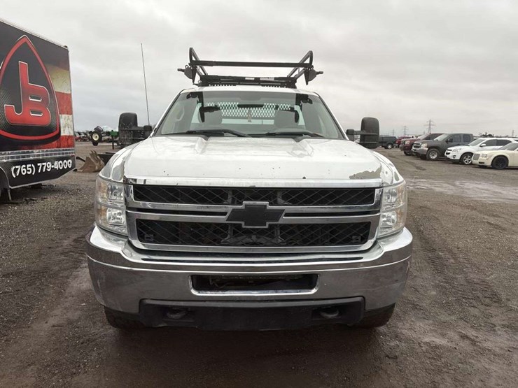 2012-chevrolet-silverado-2500-image-6