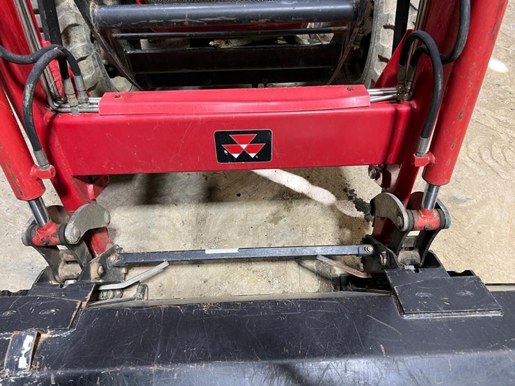 massey-ferguson-1533-image-10