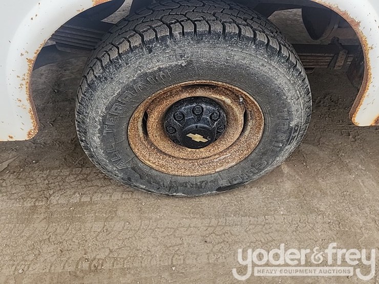 2000-chevrolet-2500-image-8