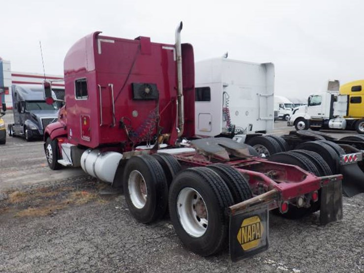 peterbilt-386-image-15