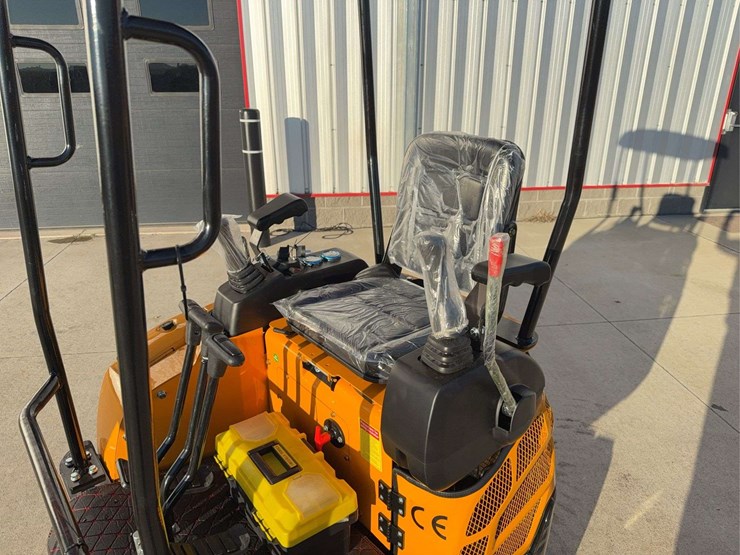 2025-miva-va15p-mini-excavator-image-13