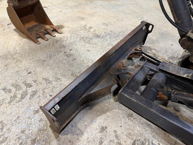 2020-kubota-u35-4-image-14