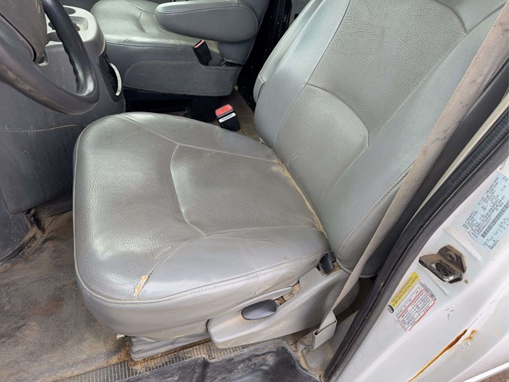 2005-ford-econovan-image-35