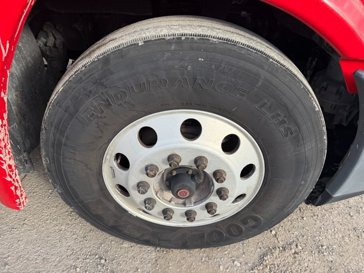 2019-freightliner-cascadia-125-image-16