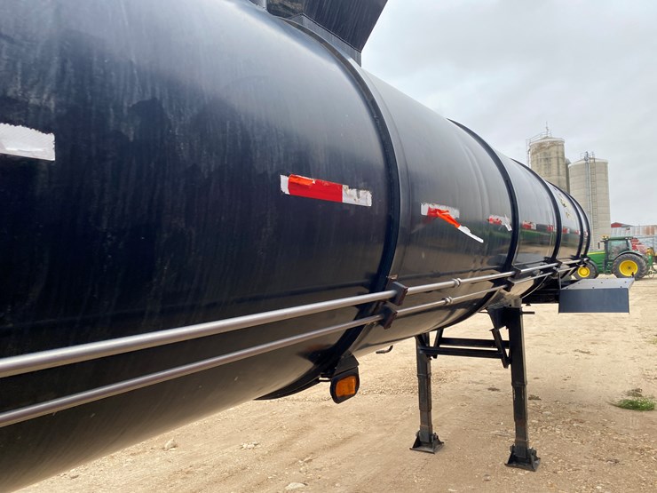 #1031-•-2014-northern-6000-gallon-semi-manure-tanker-trailer(has-wi-title)-(kewaunee,-wi)-image-42