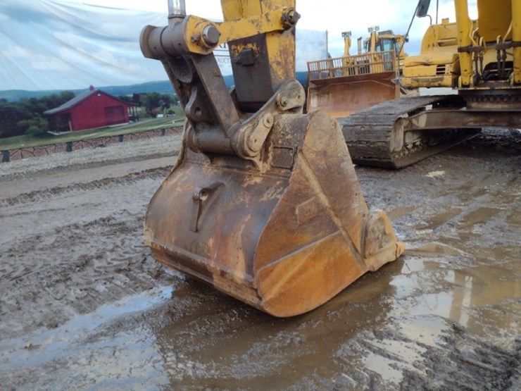 caterpillar-325d-image-17