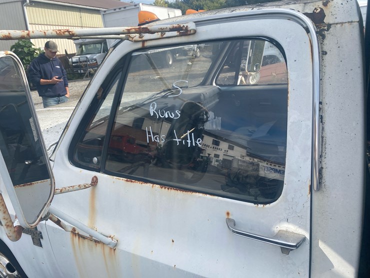 1988-chevrolet-custom-deluxe-30-image-6