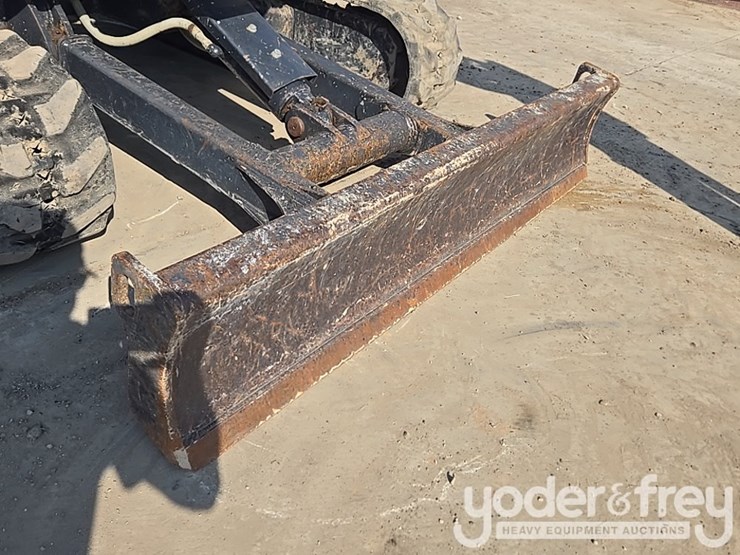 2019-deere-35g-image-14