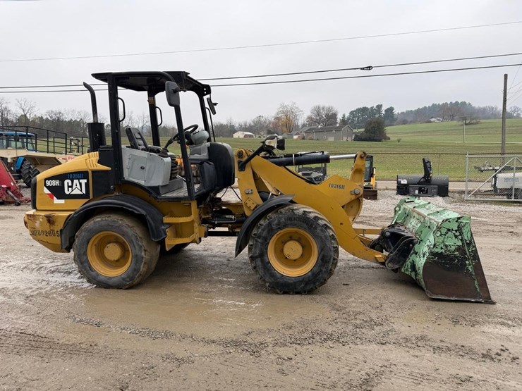 2015-caterpillar-908h2-image-6