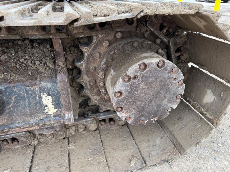 2019-deere-210g-lc-image-15