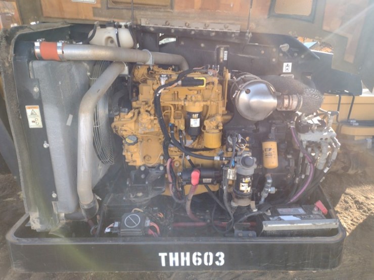 caterpillar-tl943c-image-25