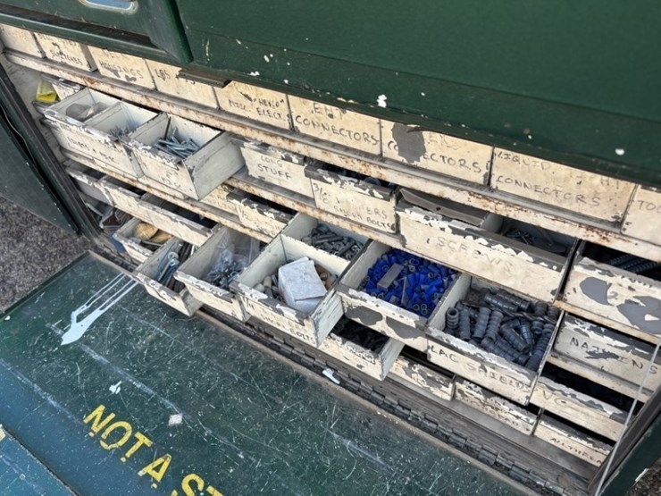 2001-kenworth-t300-image-19