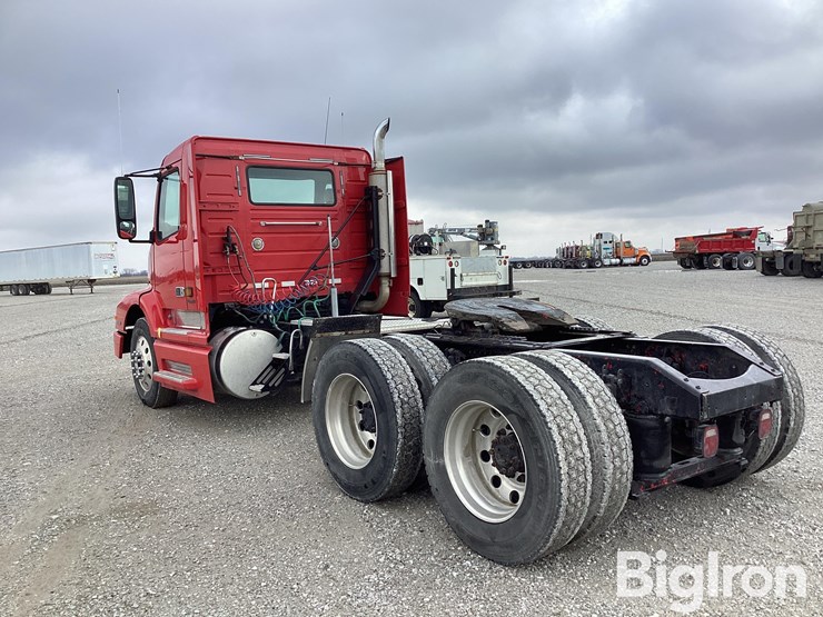 2002-volvo-vnl-t/a-truck-tractor-image-7