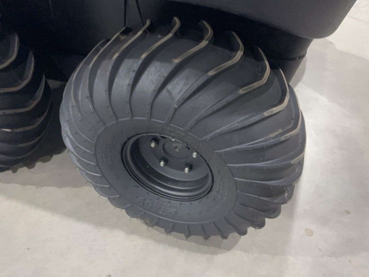 2020-argo-600-frontier-amphibious-6-wheeler-image-5