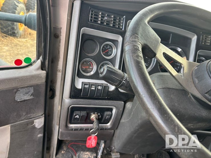 2014-kenworth-t660-image-80