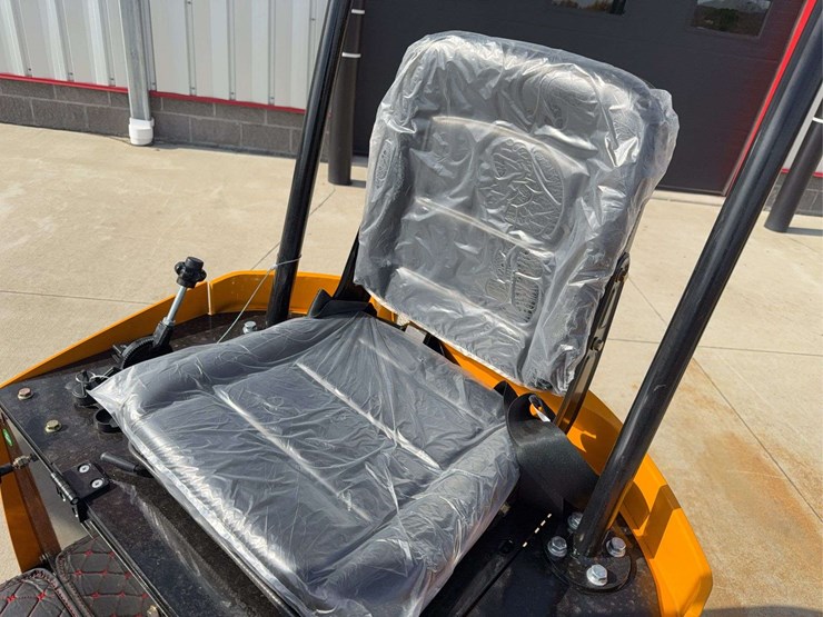 2025-miva-va13-mini-excavator-image-11