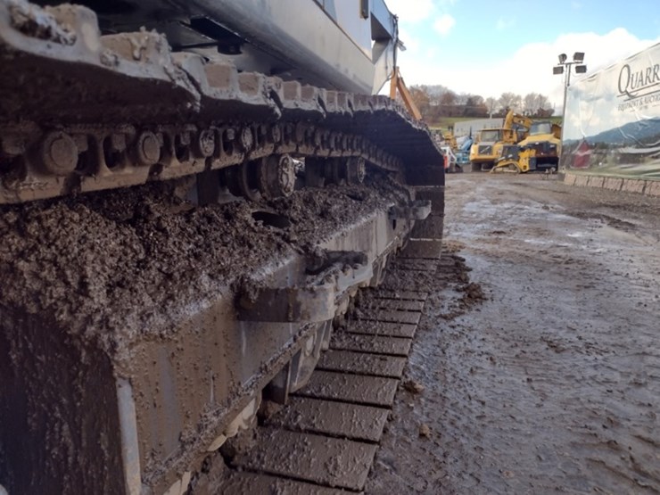 volvo-ec220e-lr-image-24