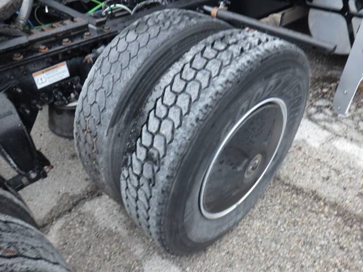 2019-freightliner-cascadia-125-image-15